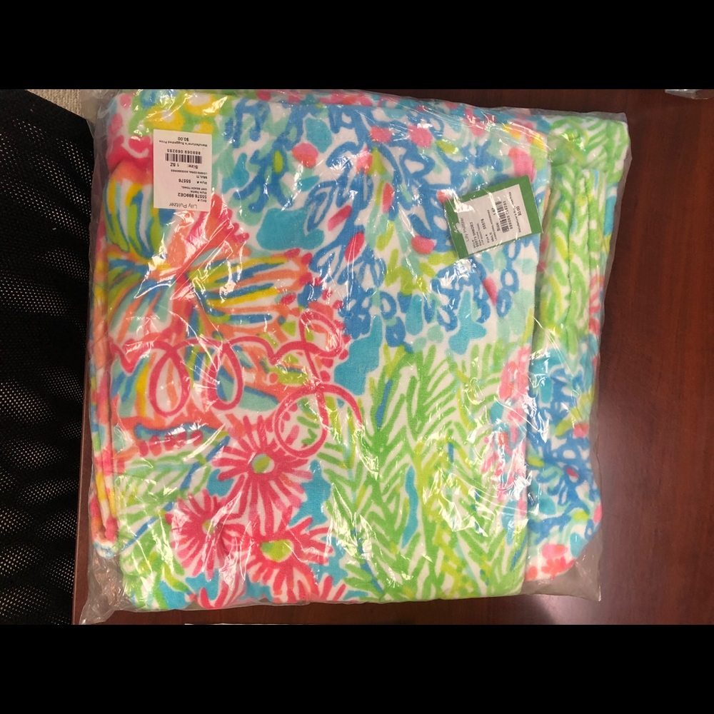 Lilly towel